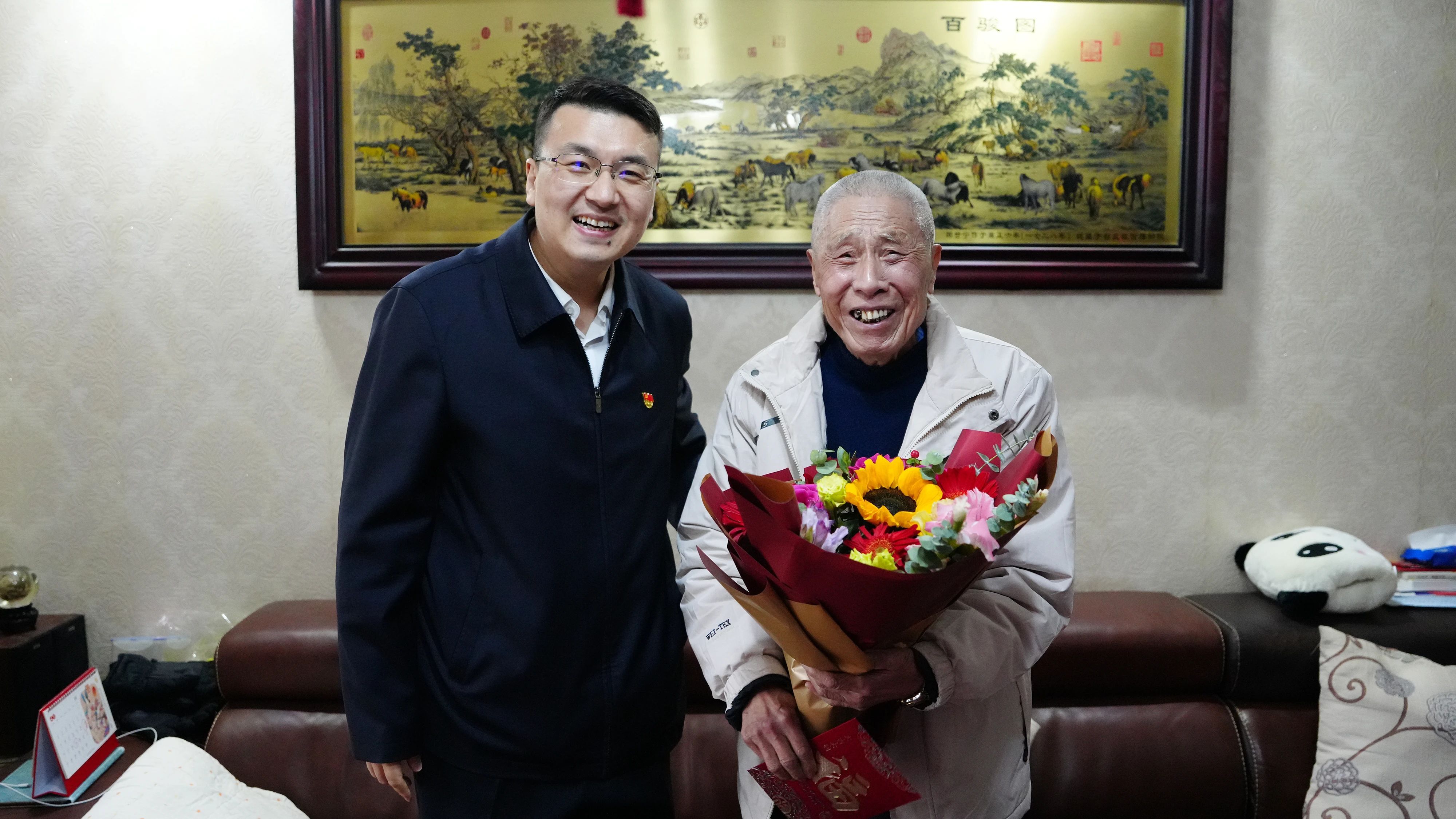 长沙矿冶院党委开展蛇年新春走访慰问